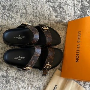 Louis Vuitton mom dia flat mule
